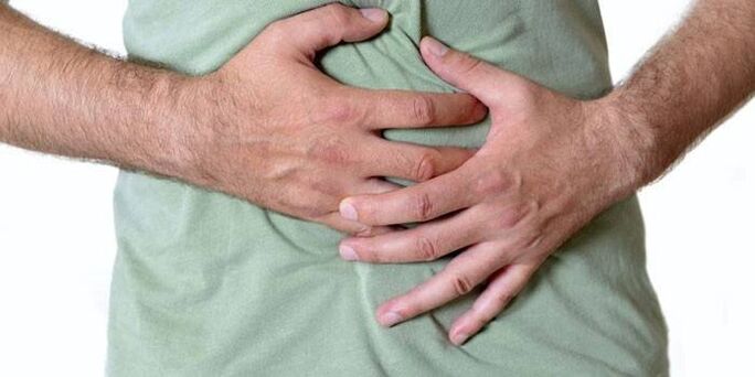 Les douleurs abdominales peuvent être des symptômes de l'helminthiase